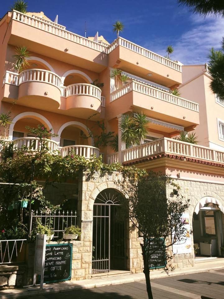 Villa Spomenka พอดโกรา ภายนอก รูปภาพ